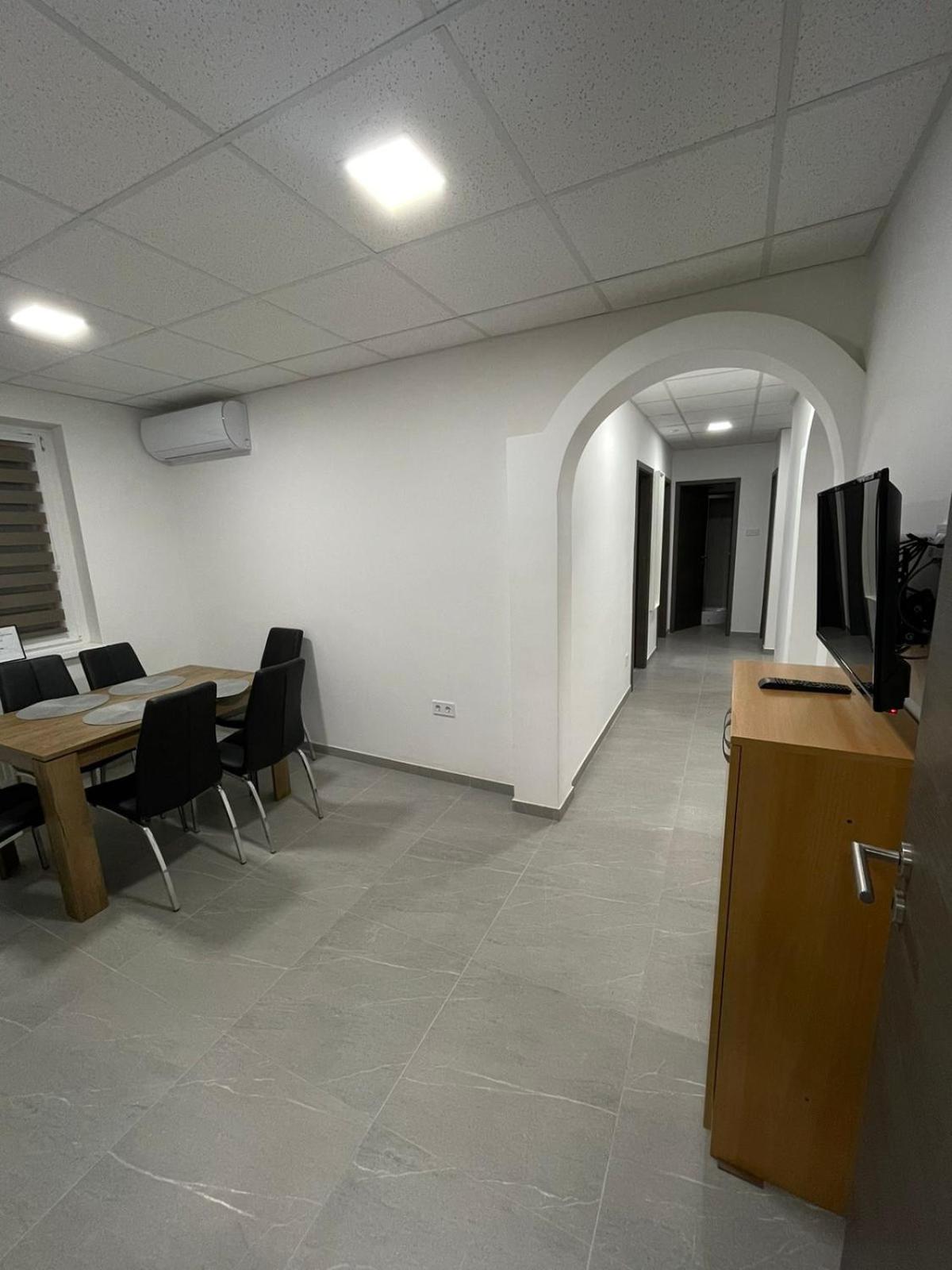 Hotel Alom Vendeghaz Dunaújváros Exterior foto